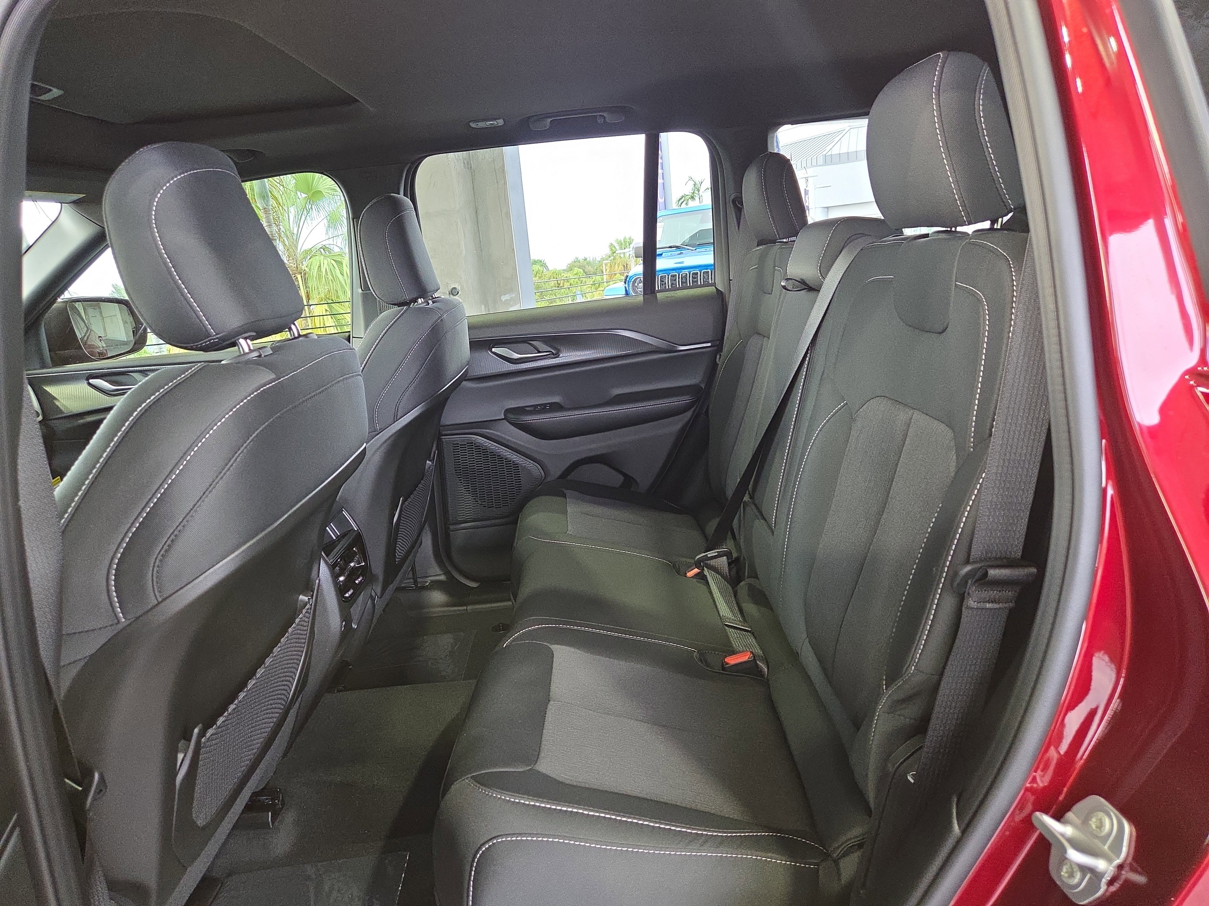 New 2025 Jeep Grand Cherokee Laredo X image 14