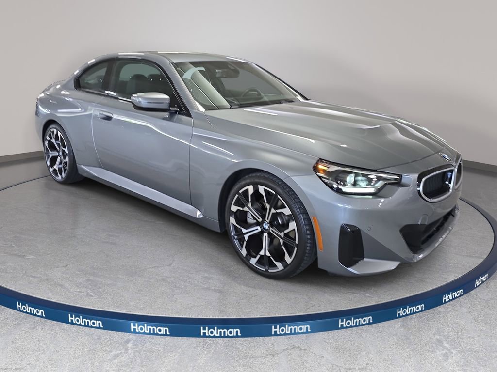 Used 2025 BMW 230i Coupe w/ Convenience Package RWD image 4