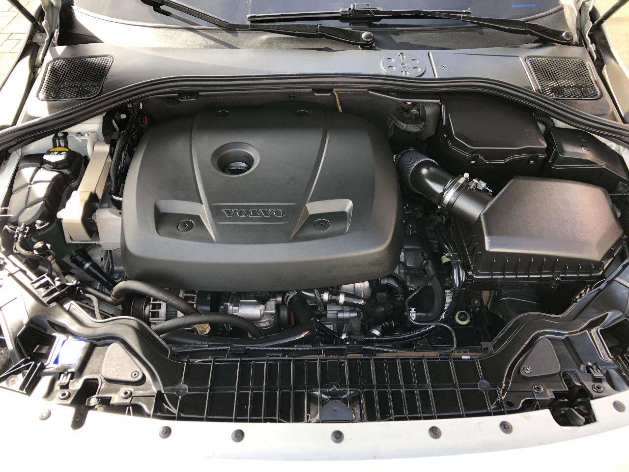 Used 2017 Volvo V60 T5 Cross Country w/ Convenience Package image 32