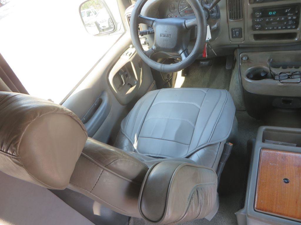 Used 2002 GMC Savana 1500 w/ SLE Marketing Option Pkg 3 RWD image 19