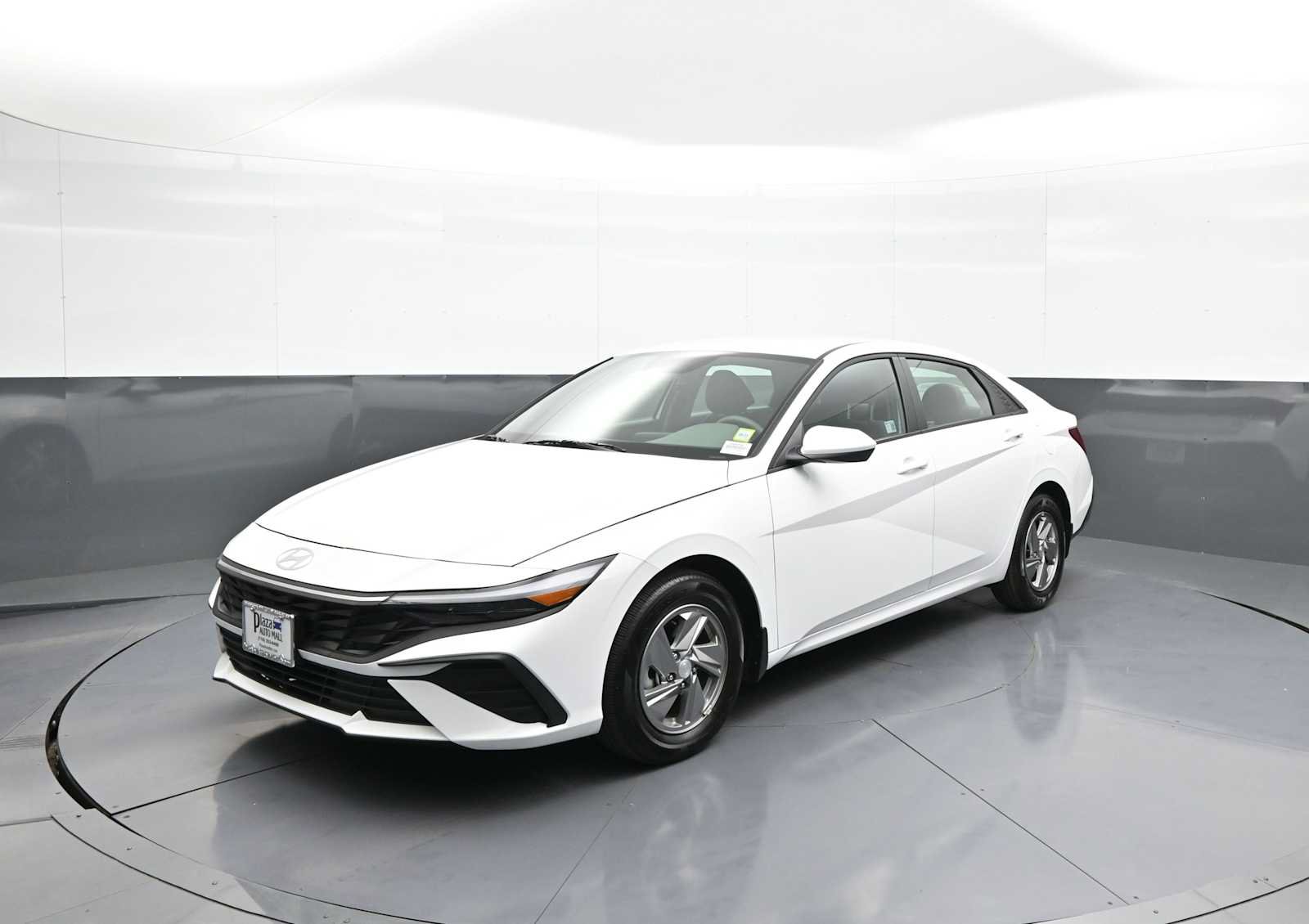 Used 2025 Hyundai Elantra SE