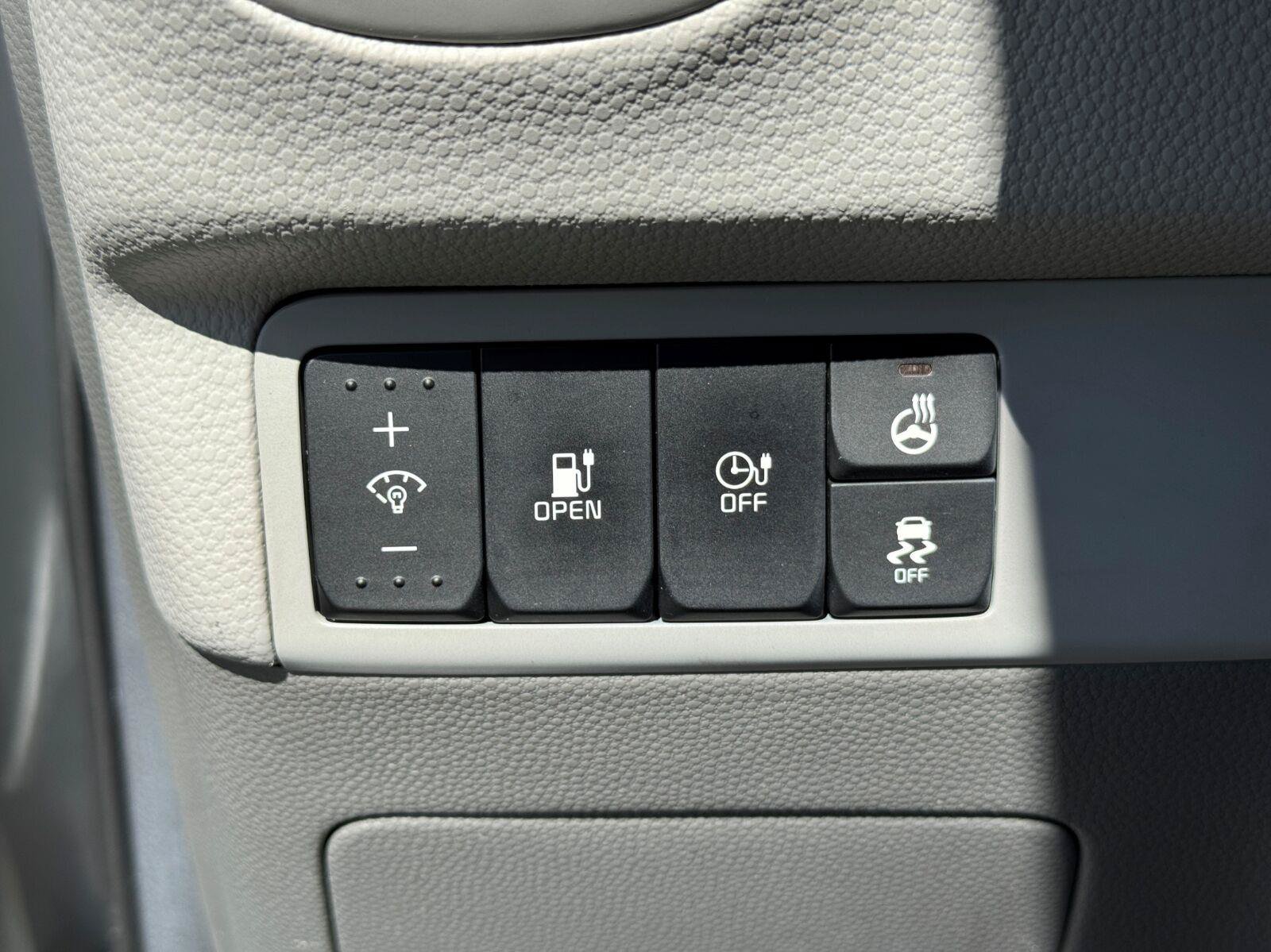 Used 2016 Kia Soul EV FWD image 17