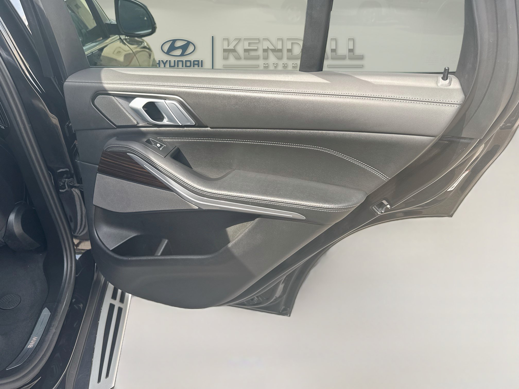 Used 2024 BMW X5 xDrive50e AWD/4WD image 28