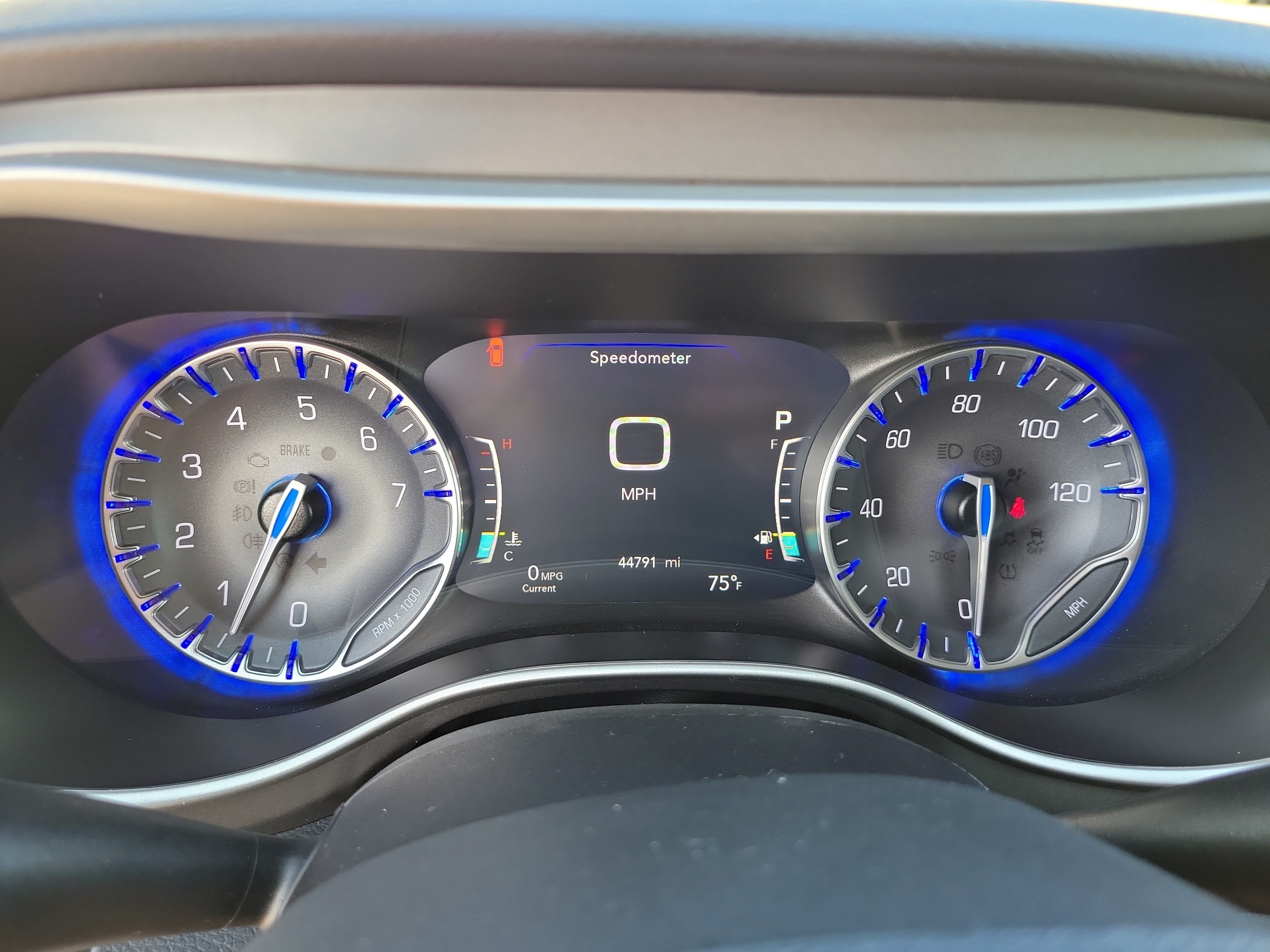 Used 2024 Chrysler Pacifica Touring-L FWD image 23