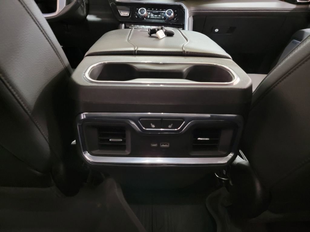 Used 2024 GMC Sierra 3500 Denali w/ Technology Package image 21