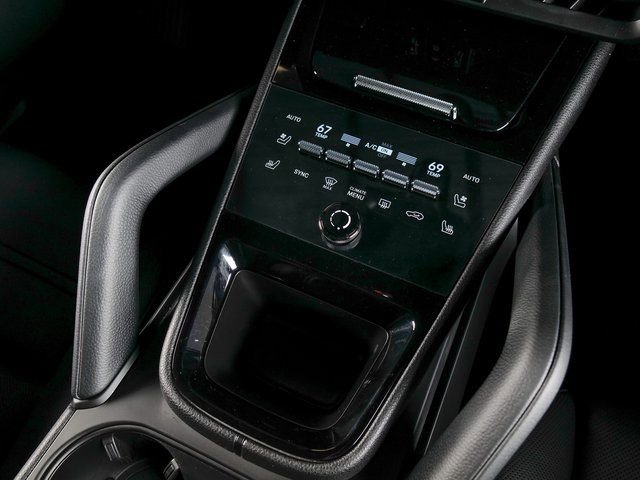 Certified 2026 Porsche Cayenne Coupe AWD/4WD image 16