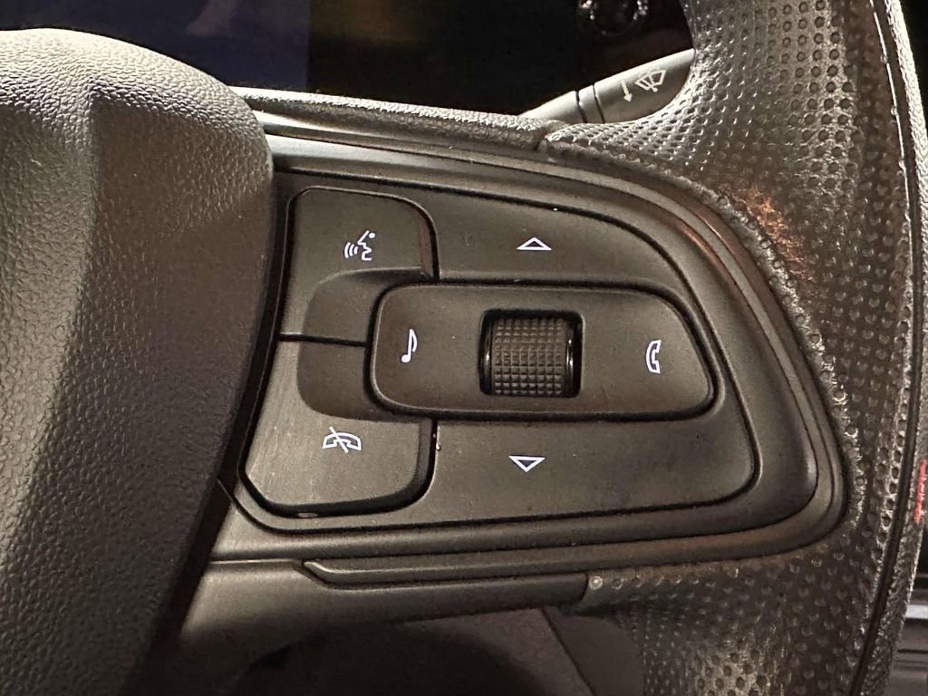 Used 2025 Buick Envista Preferred image 24