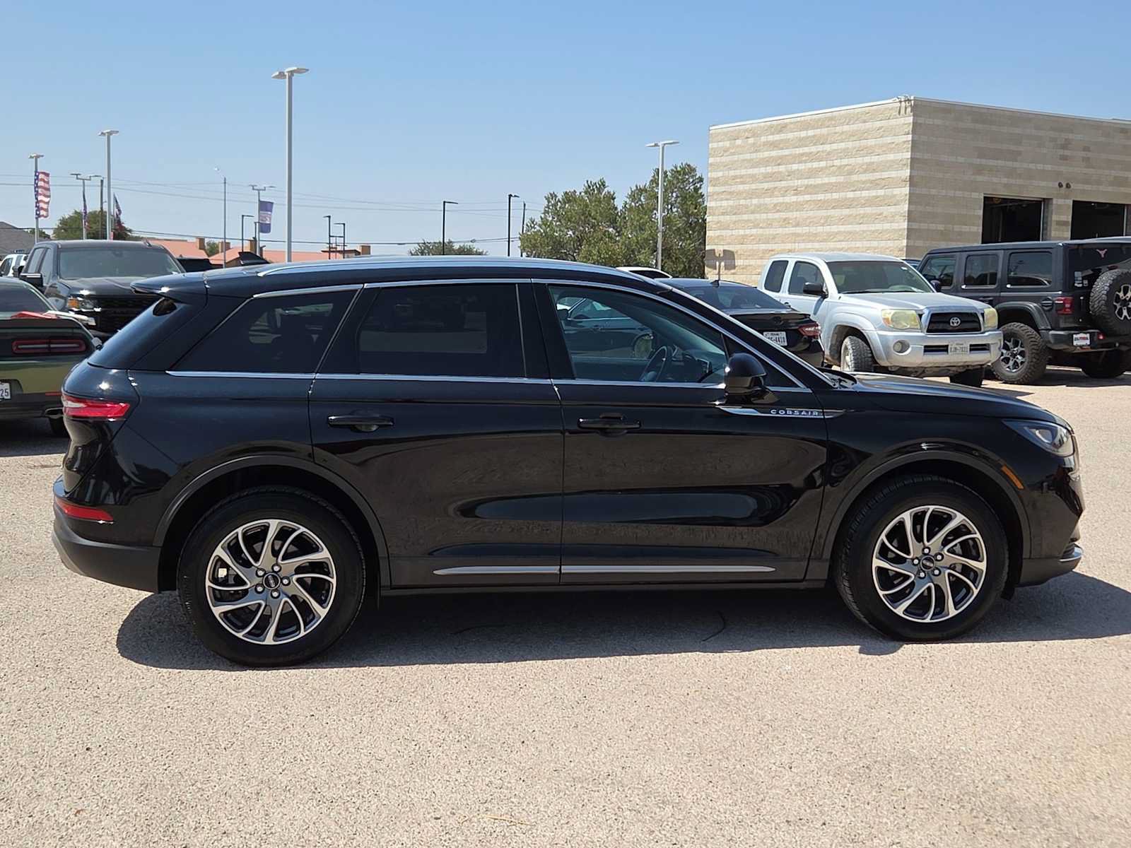 Used 2022 Lincoln Corsair FWD w/ Equipment Group 101A image 9