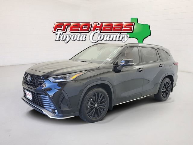 Used 2024 Toyota Highlander XSE FWD image 1