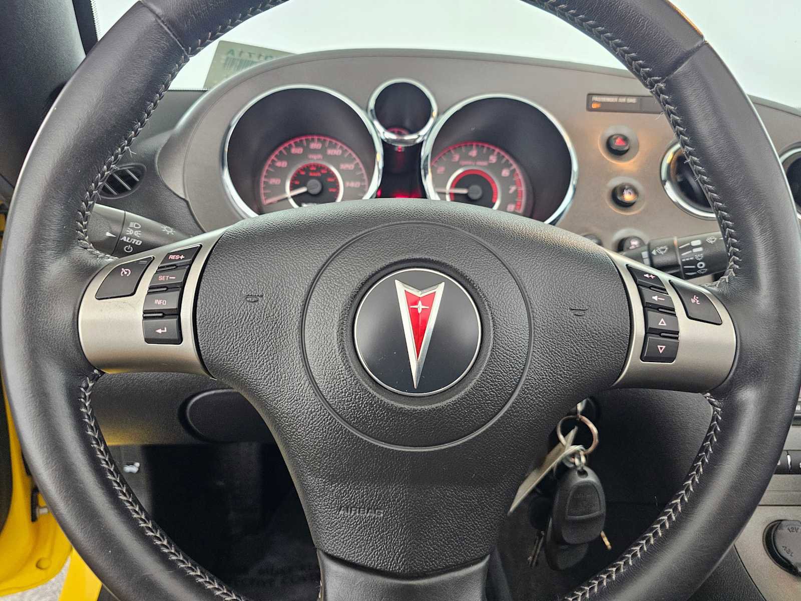 Used 2008 Pontiac Solstice GXP w/ Premium Package image 18