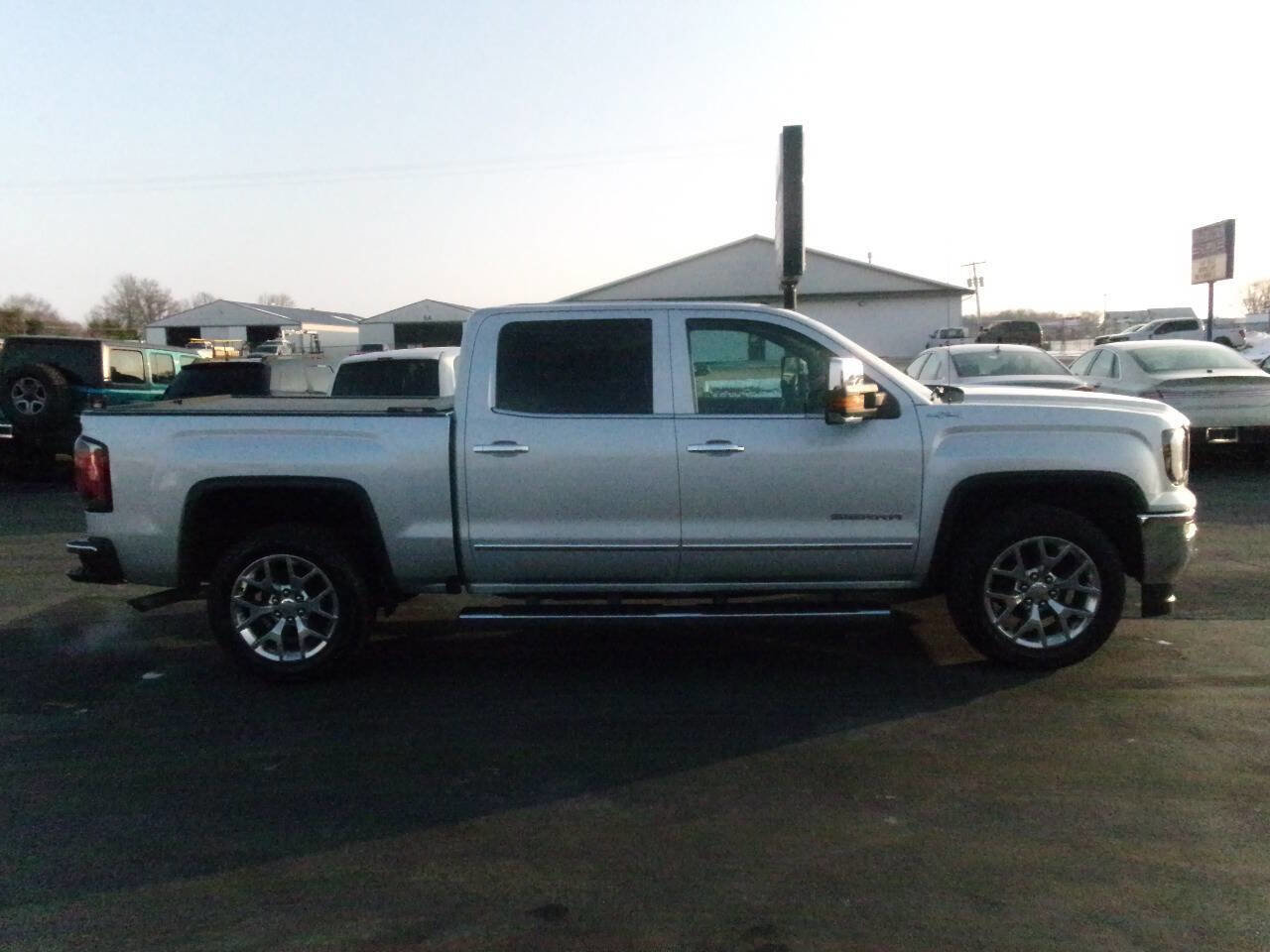 Used 2017 GMC Sierra 1500 SLT w/ SLT Premium Package image 3