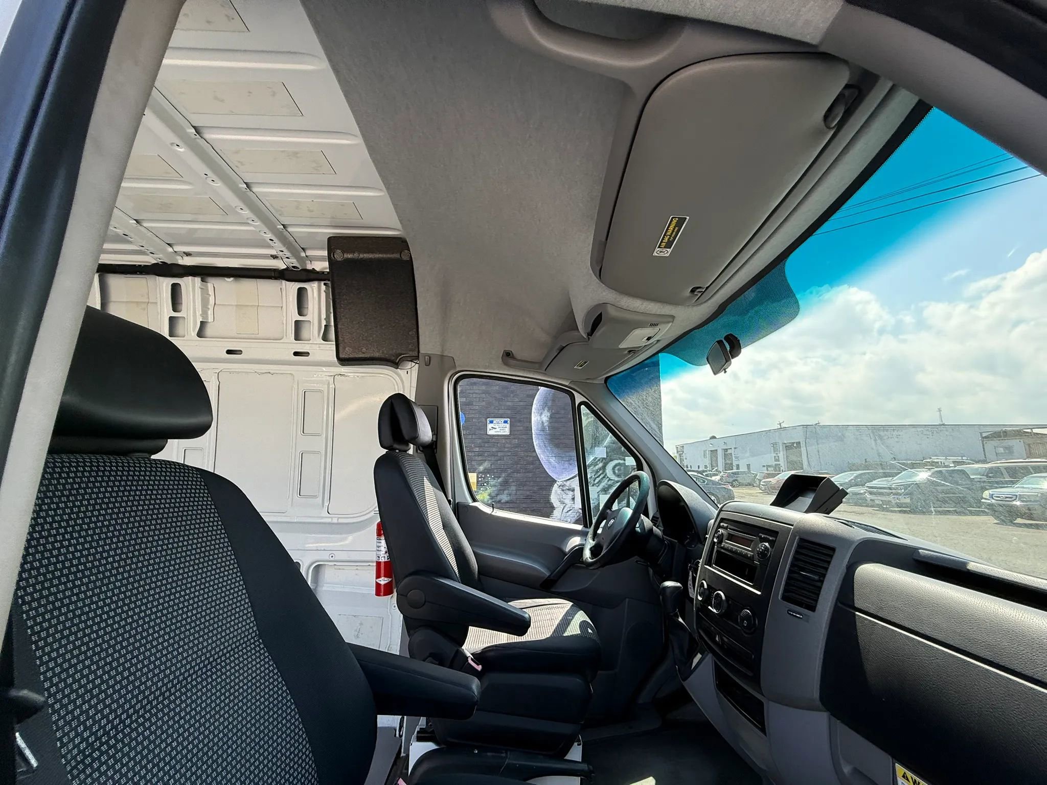 Used 2007 Dodge Sprinter 2500 image 31