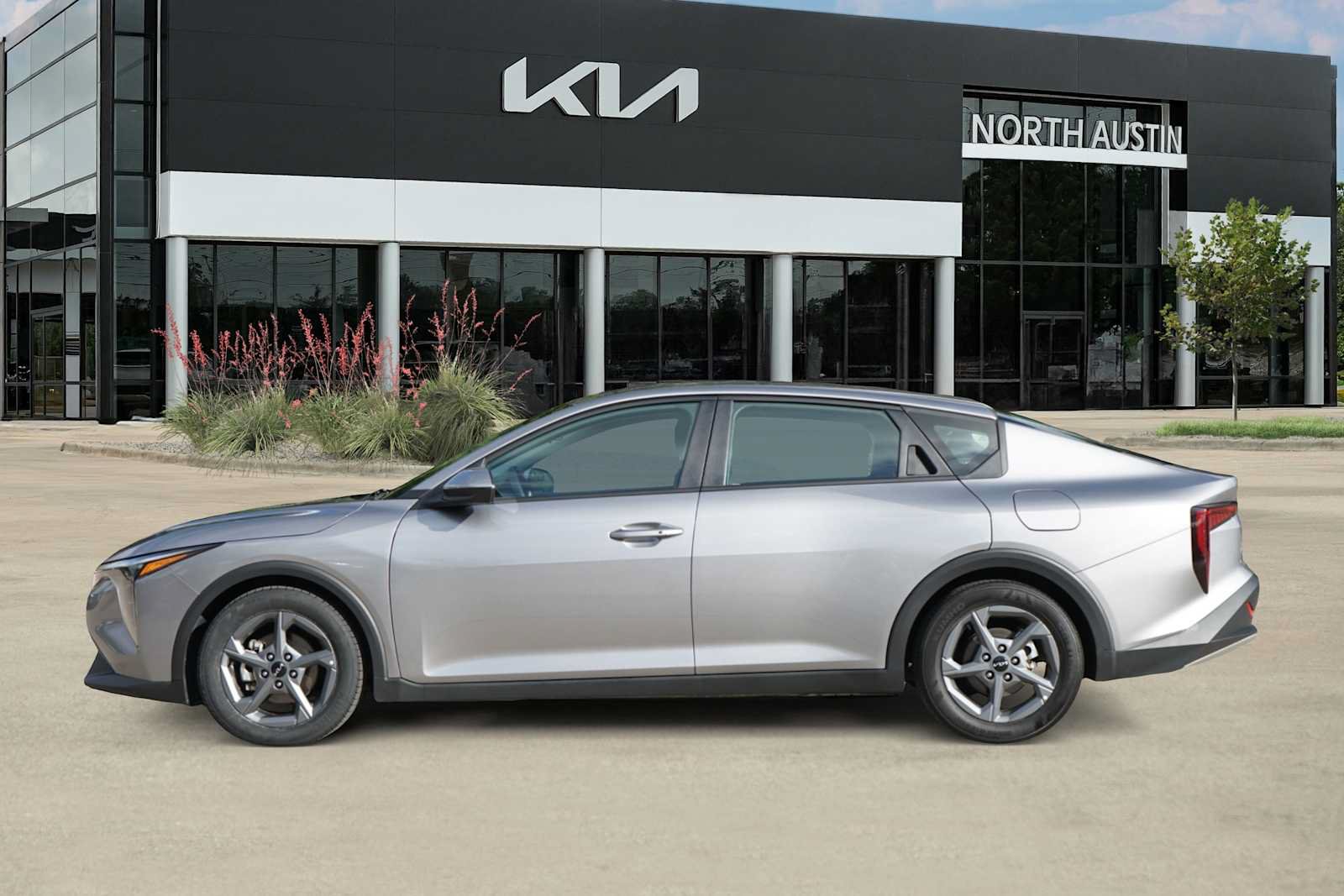 Certified 2025 Kia K4 FWD image 3