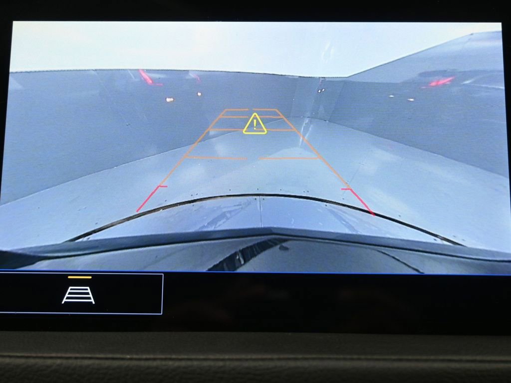 Used 2023 Cadillac XT4 Premium Luxury image 12