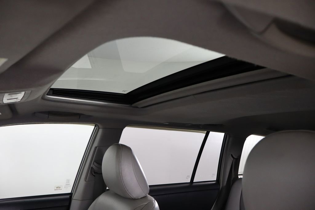 Used 2012 Toyota Highlander Limited w/ Tow Pkg image 27