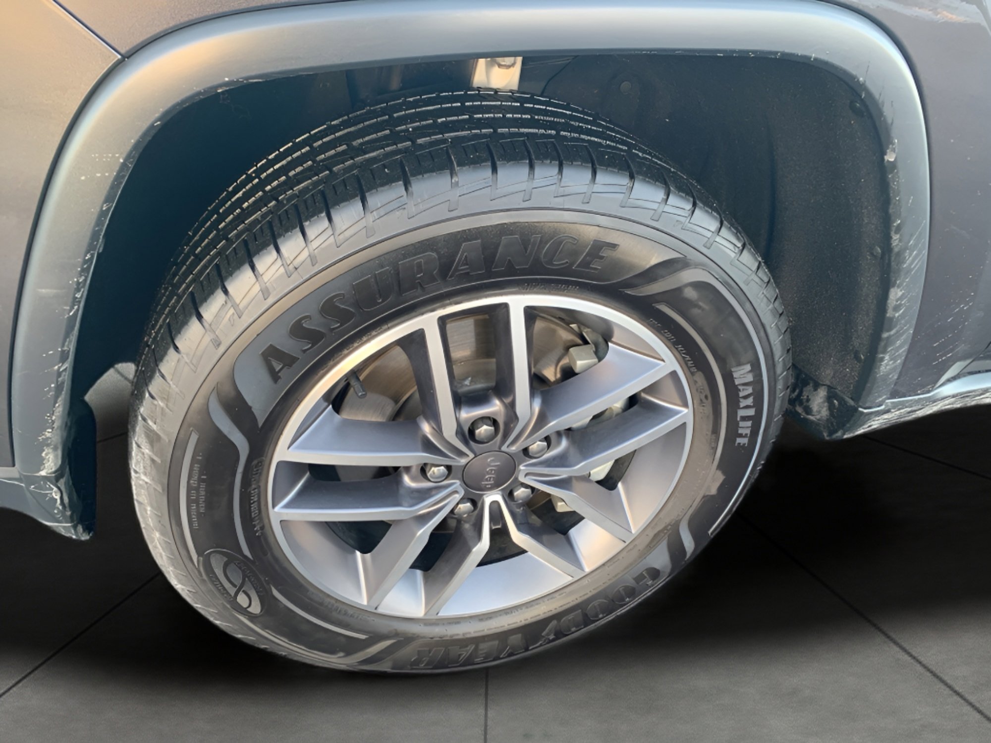 Used 2021 Jeep Grand Cherokee Limited w/ Luxury Group II image 25