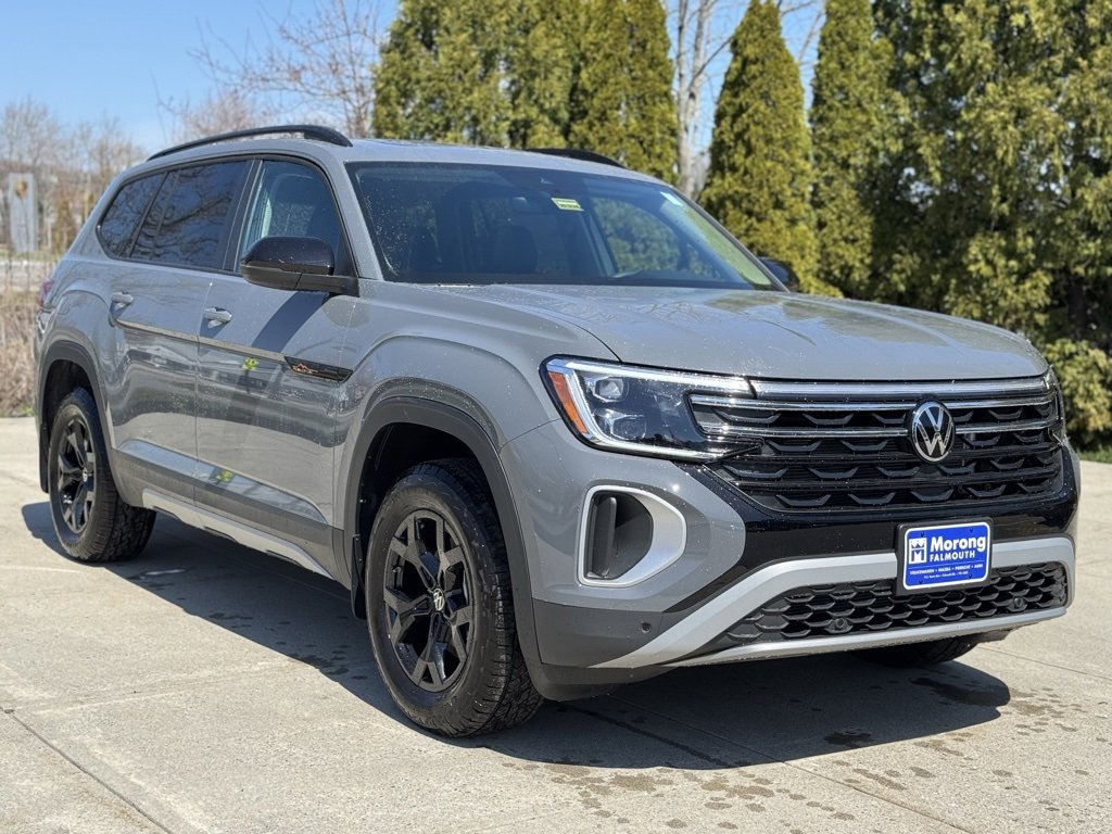 New 2025 Volkswagen Atlas Peak Edition SE
