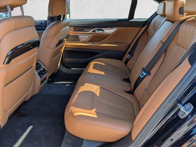 Used 2021 BMW 750i xDrive w/ Executive Package AWD/4WD image 21