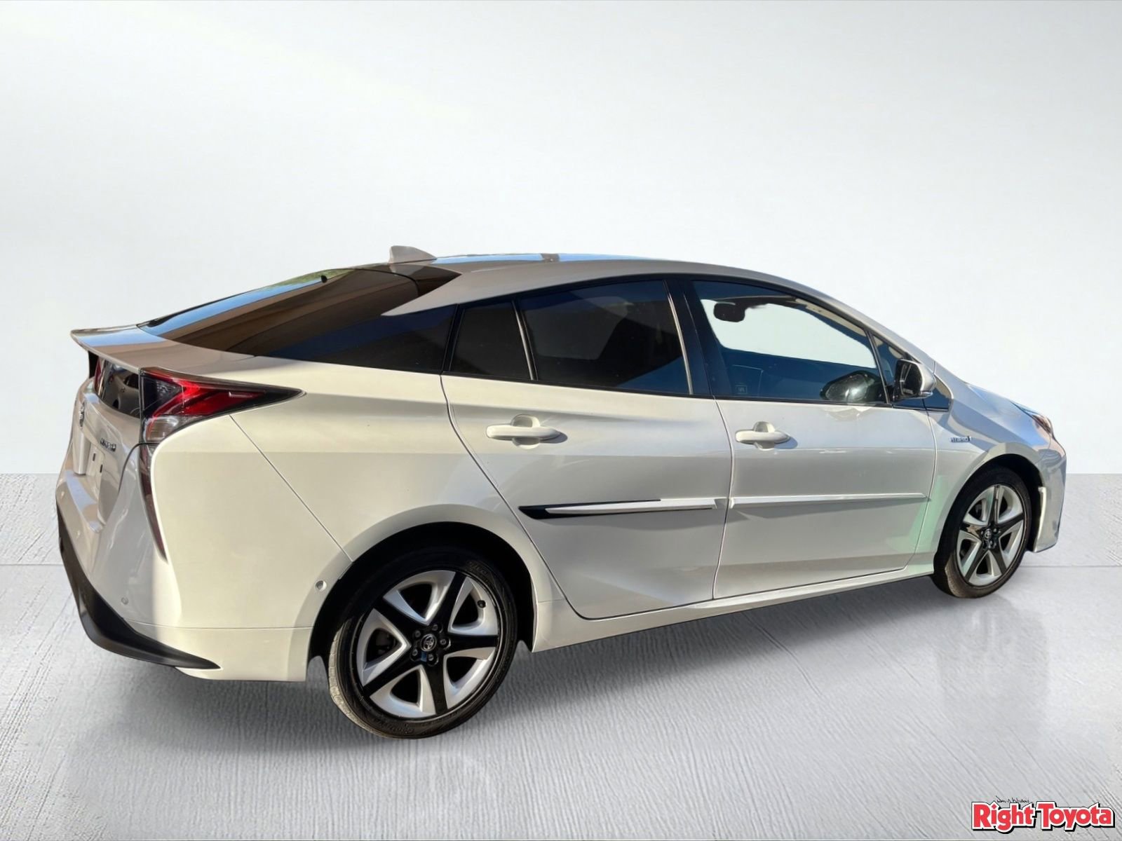 Certified 2018 Toyota Prius Four Touring w/ Premium Convenience Package FWD image 4