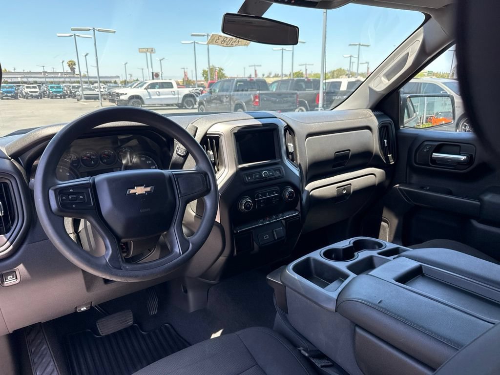 Used 2020 Chevrolet Silverado 1500 Custom w/ Custom Value Package RWD image 17