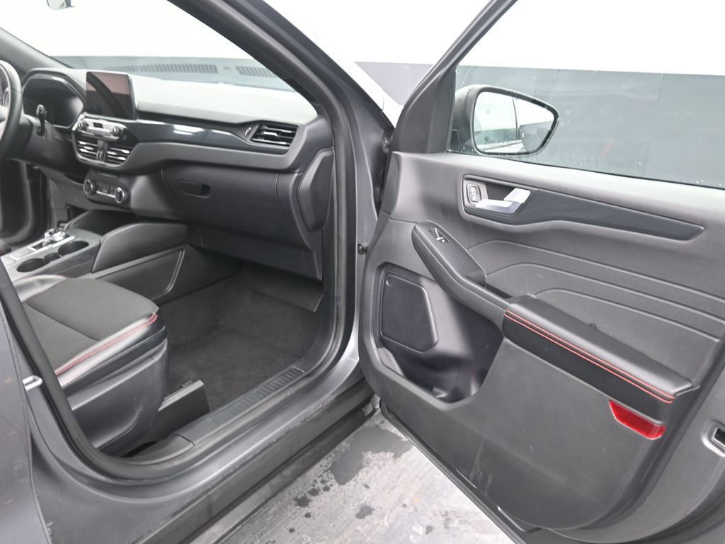 Used 2024 Ford Escape ST-Line image 17