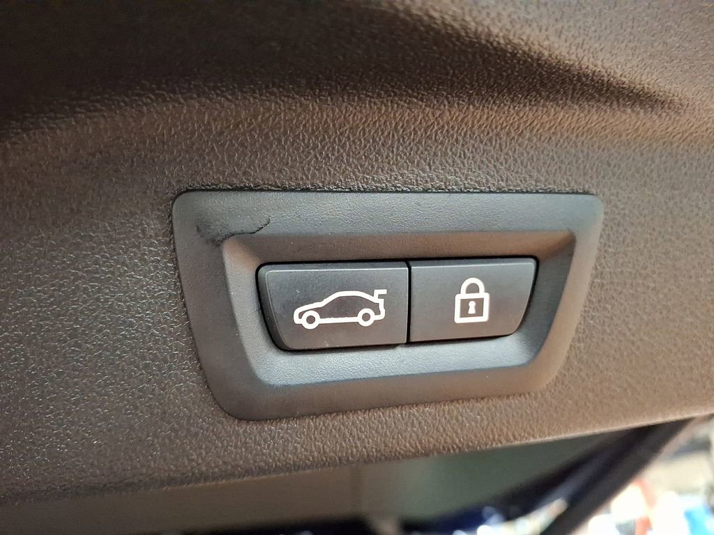 Certified 2023 BMW X7 xDrive40i w/ Executive Package image 29