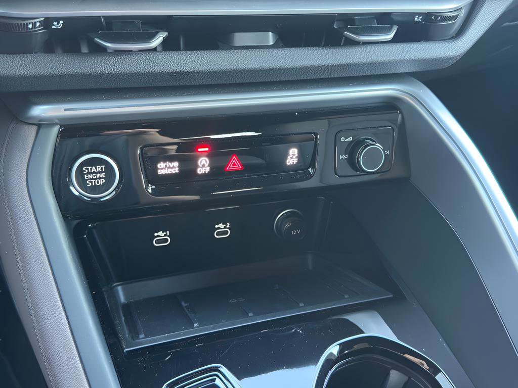 Used 2025 Audi Q5 Premium w/ Convenience Package image 34