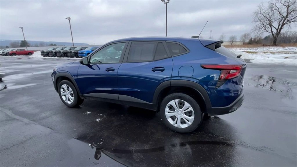 Certified 2024 Chevrolet Trax LS w/ Driver Confidence Package image 6