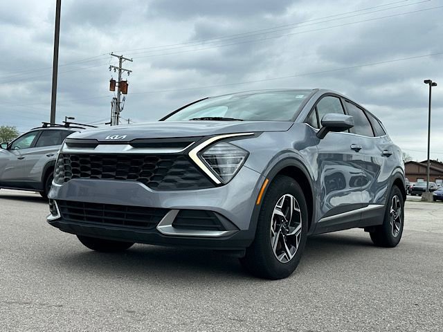 Used 2025 Kia Sportage LX FWD image 1