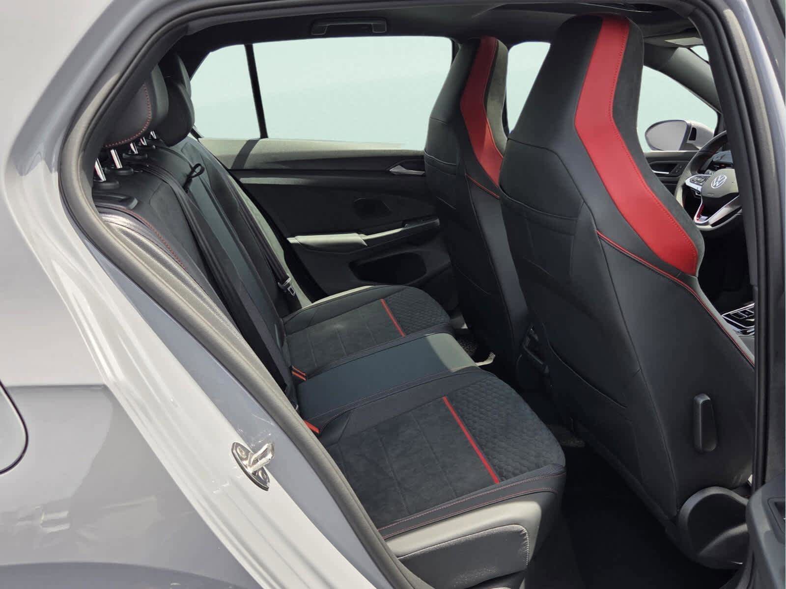 New 2026 Volkswagen GTI SE FWD image 17