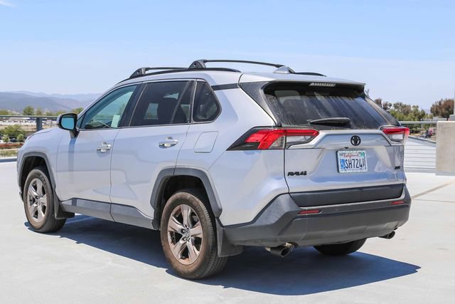 Used 2022 Toyota RAV4 XLE FWD image 5