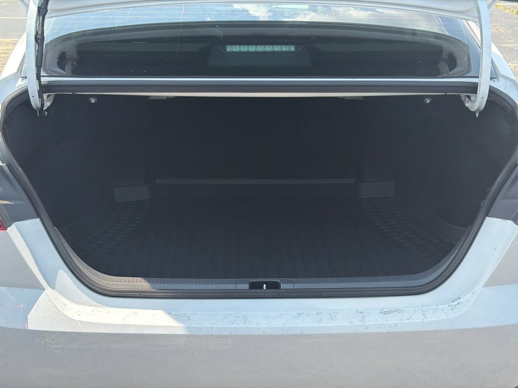 New 2026 Toyota Camry Hybrid FWD image 22