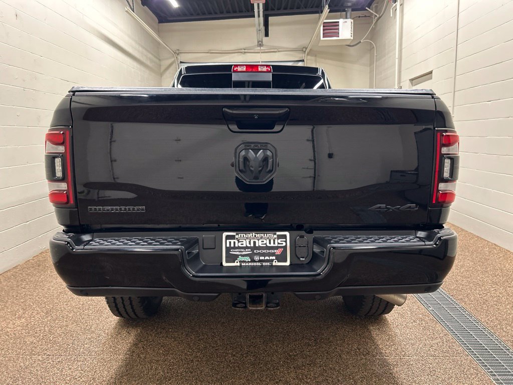 Used 2024 RAM 2500 Big Horn w/ Night Edition AWD/4WD image 3