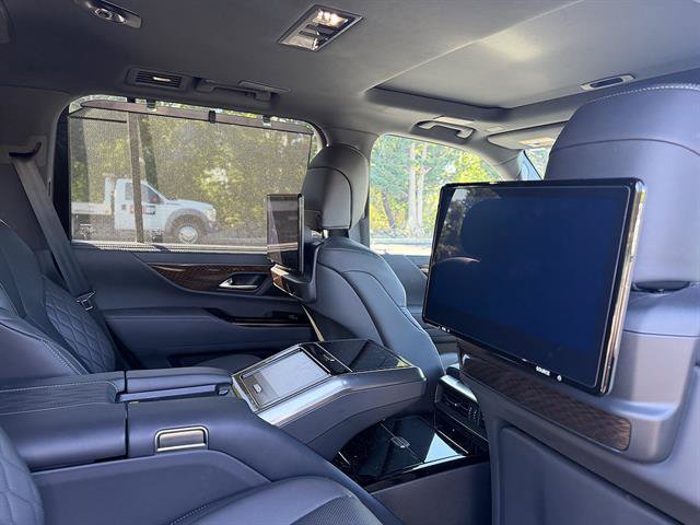 Used 2024 Lexus LX 600 4WD w/ Ultra Luxury Package image 10