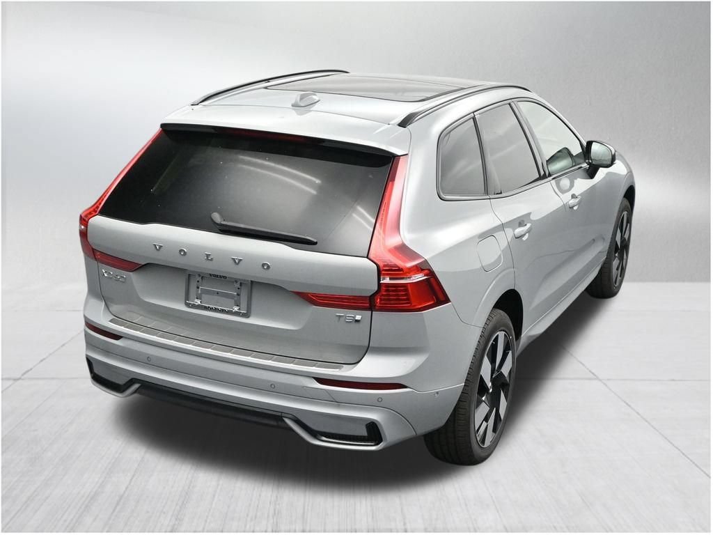 New 2025 Volvo XC60 T8 Plus w/ Protection Package Premier AWD/4WD image 17