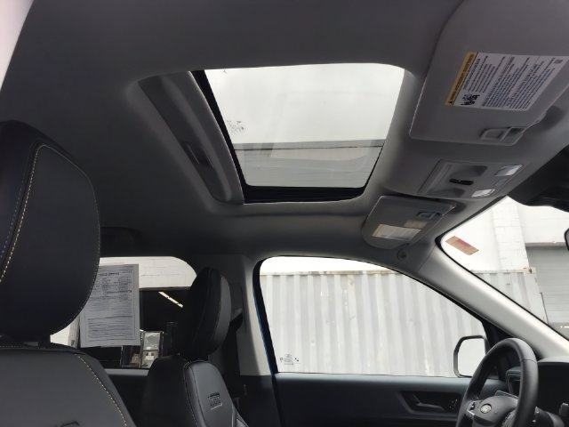 Certified 2025 Ford Maverick Lobo AWD/4WD image 18