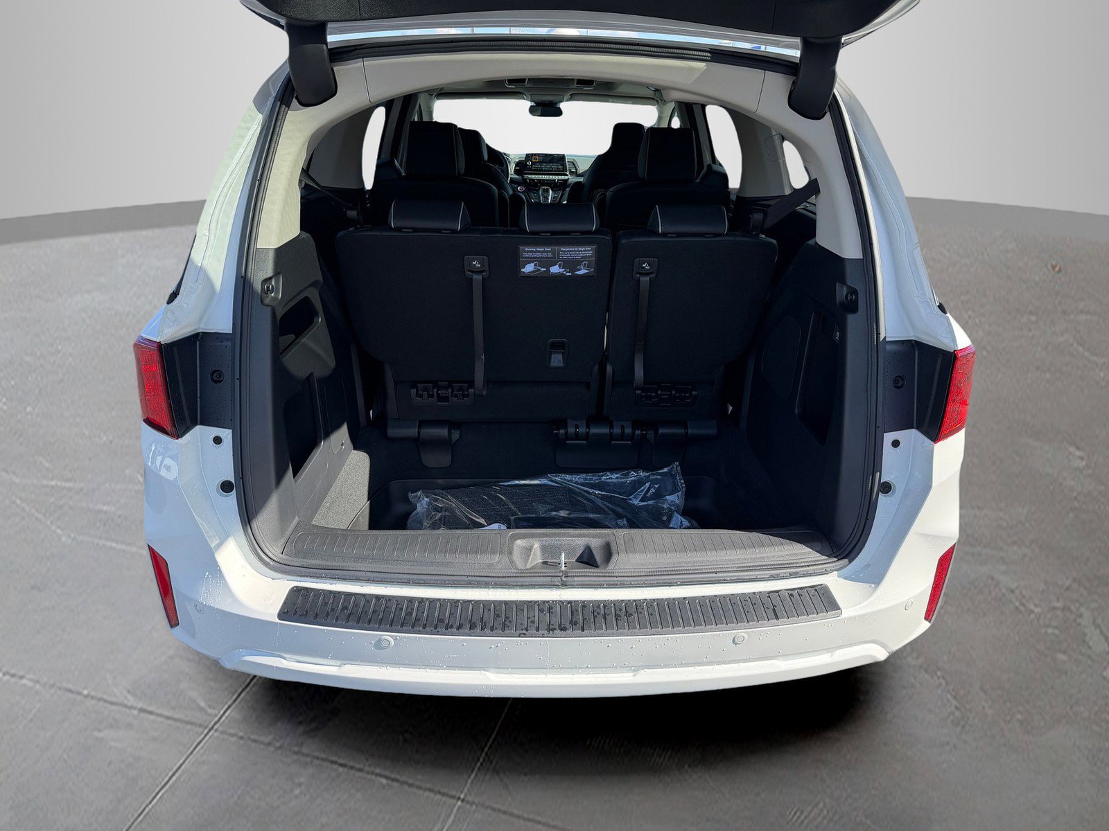 New 2026 Honda Odyssey Elite image 8