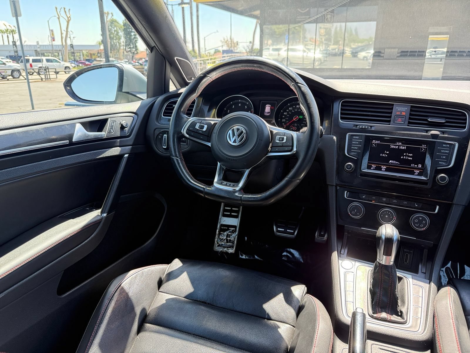 Used 2015 Volkswagen GTI SE FWD image 16
