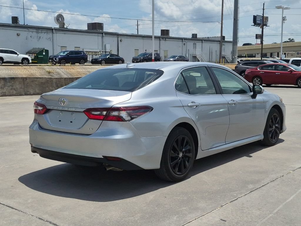 Used 2024 Toyota Camry LE w/ Convenience Package FWD image 6