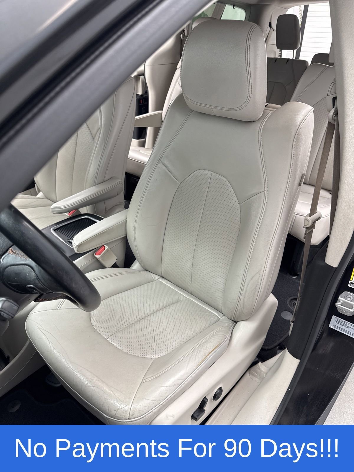 Used 2017 Chrysler Pacifica Touring-L Plus w/ Tire & Wheel Group image 10