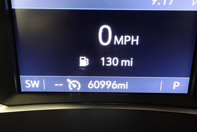 Used 2023 GMC Terrain SLT image 15