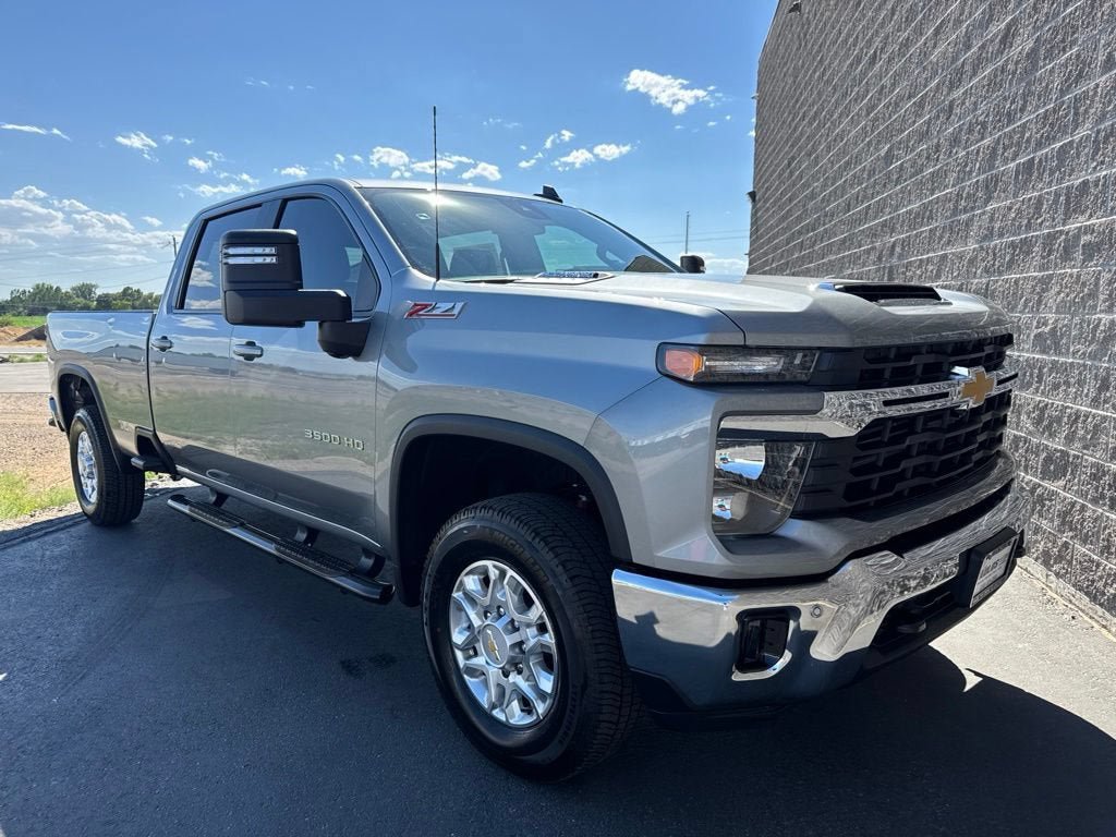 New 2026 Chevrolet Silverado 3500 LT w/ All Star Edition AWD/4WD image 4
