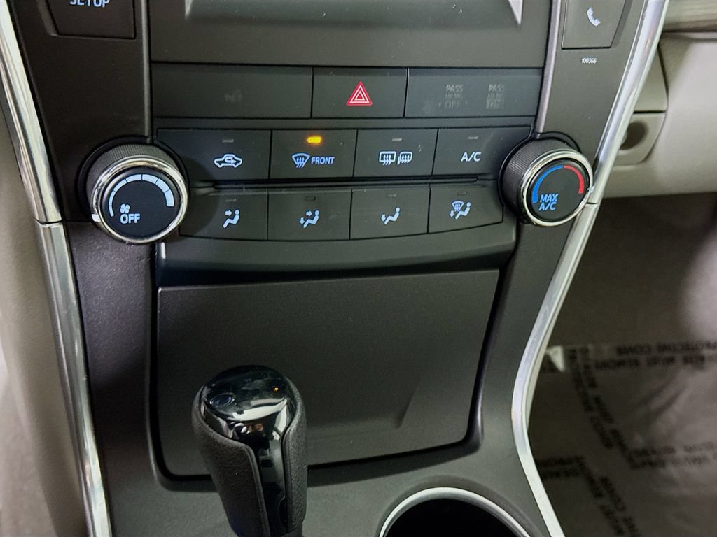 Used 2015 Toyota Camry LE FWD image 7