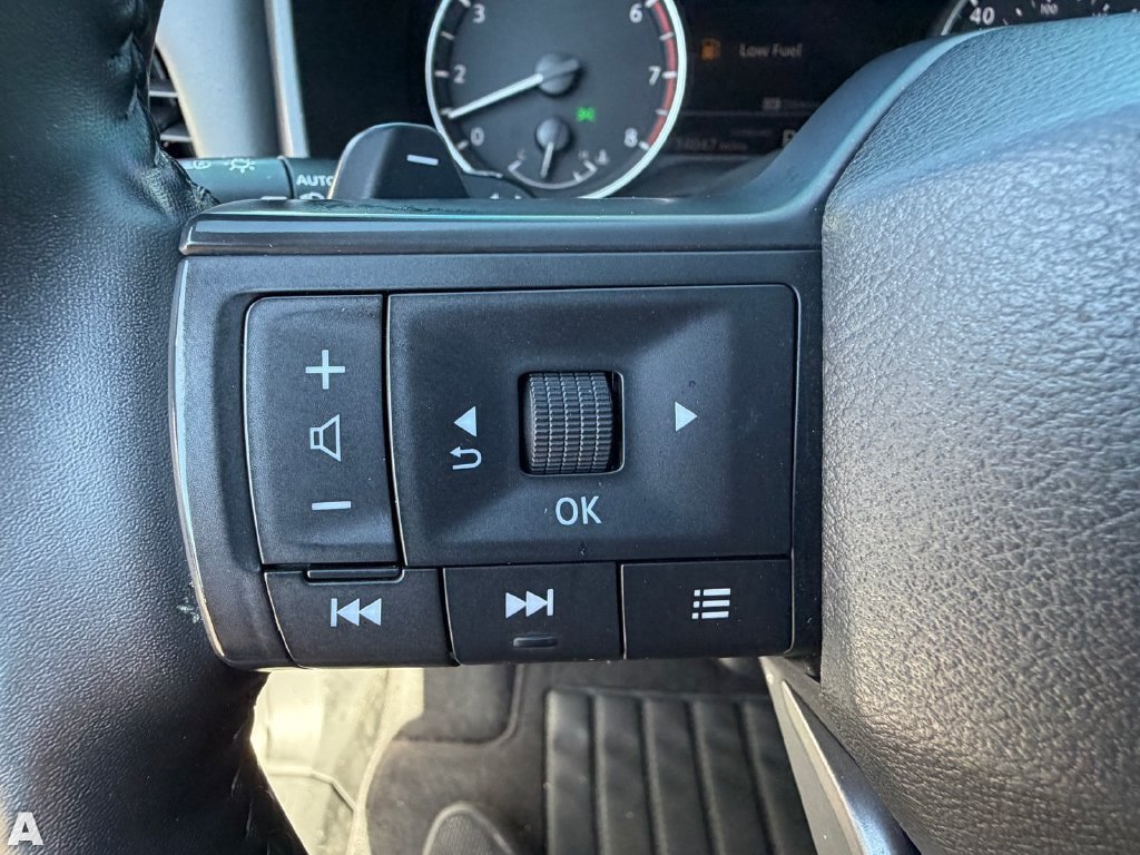 Used 2025 Nissan Rogue SV FWD image 18