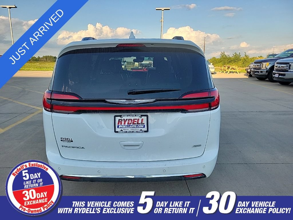 Used 2021 Chrysler Pacifica Touring-L w/ Premium & Safety Sphere Group AWD/4WD image 4