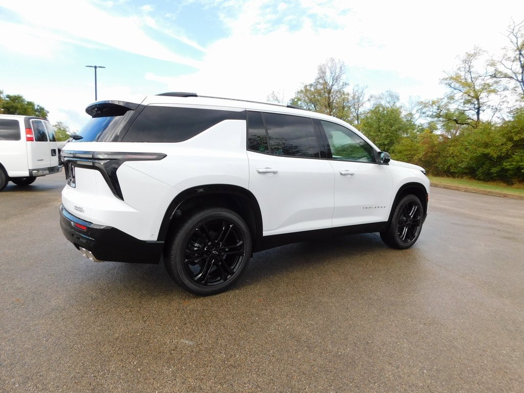 New 2026 Chevrolet Traverse High Country w/ LPO, Floor Liner Package image 3