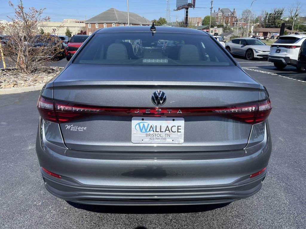 Used 2025 Volkswagen Jetta Sport image 5