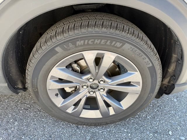 Certified 2025 Ford Explorer Active w/ Active Comfort Package AWD/4WD image 11
