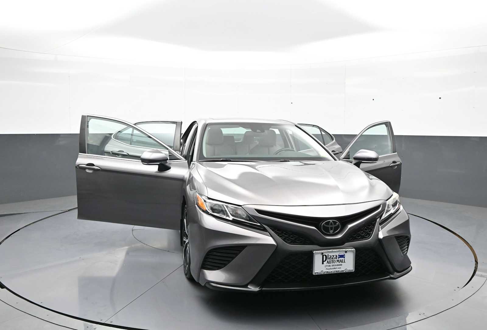 Used 2020 Toyota Camry SE w/ Convenience Package FWD image 50