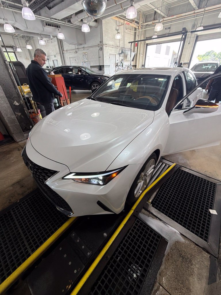 Used 2025 Lexus IS 300 w/ Comfort Package RWD image 5